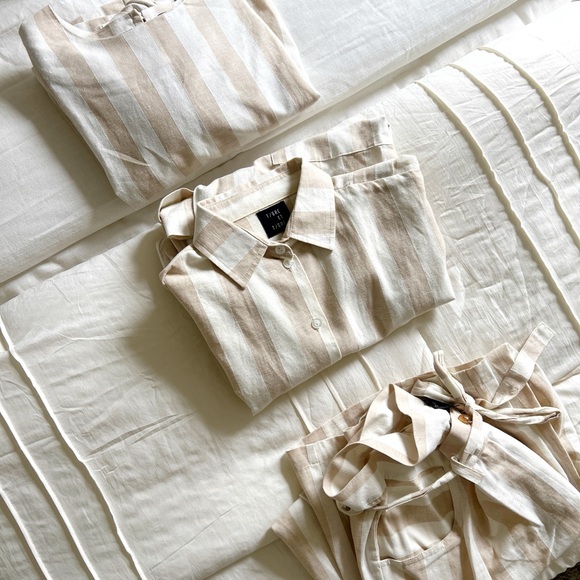 Et Tigre Asymmetrical Button Down Shirt, EMERGENCY SALE: PRICE FIRM - Picture 1 of 16